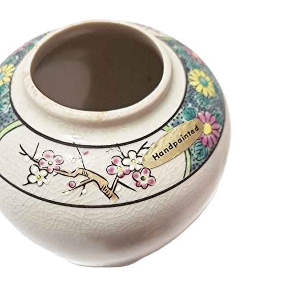 NWT! Vintage Japanese Hand Painted  Vase - Picture 3 of 7